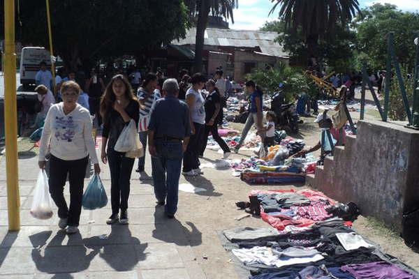 Comisioacuten mixta busca frenar el comercio informal