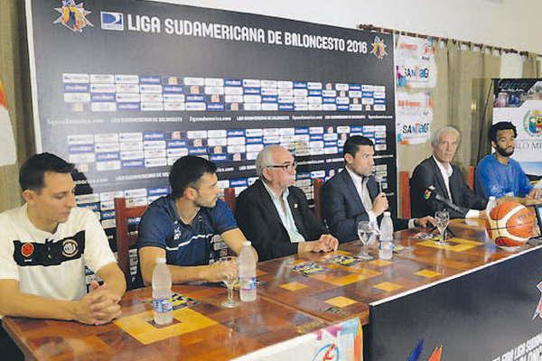 El municipio acompantildeoacute la presentacioacuten de la semifinal de la Liga Sudamericana de Baacutesquet 2016