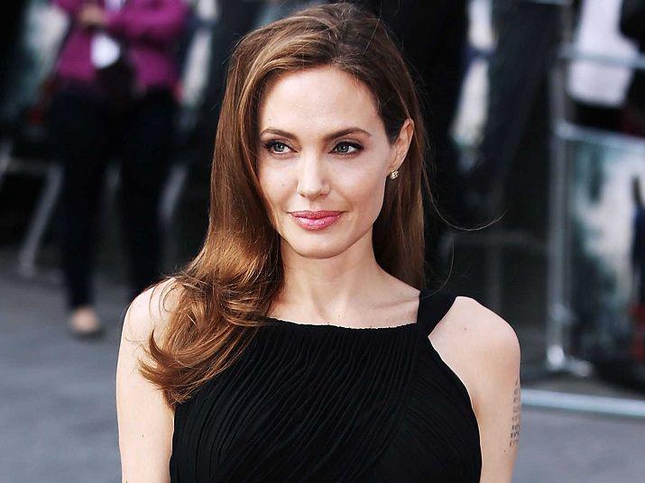 La sangrienta foto de Angelina Jolie que vale 60000 doacutelares