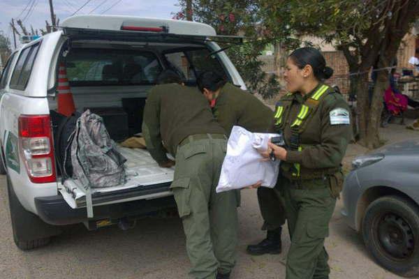 Gendarmeriacutea entregaraacute el informe de las pericias a los teleacutefonos de todo Quimiliacute