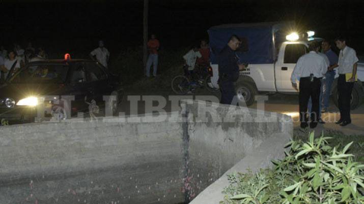 Numerosos efectivos policiales trabajaron en la escena del hecho Foto archivo