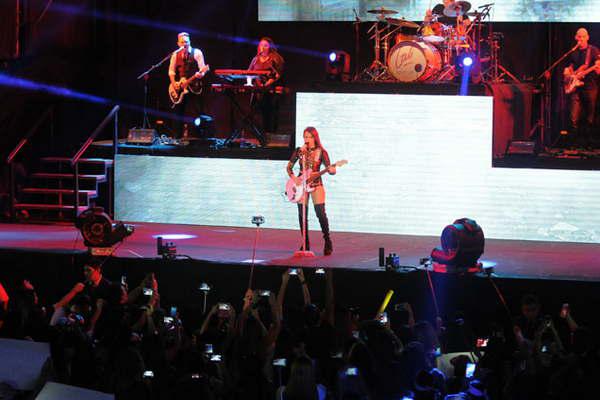 Despueacutes de Oliacutempico Lali se va a Meacutexico y a Chile