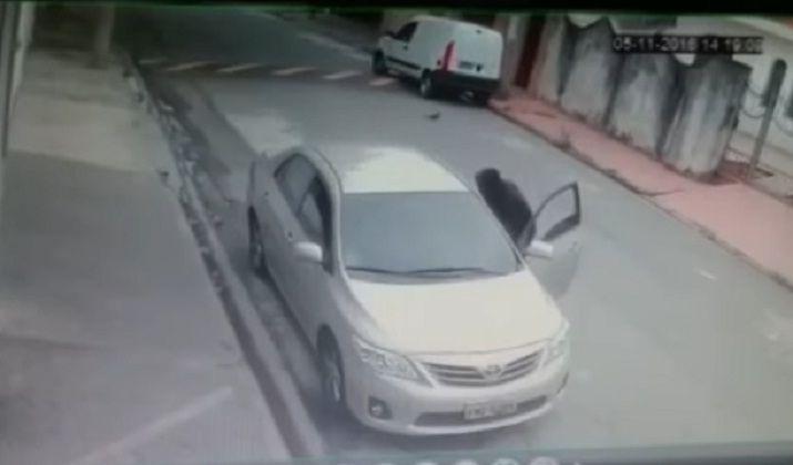 Conductor de Uber mata a tres ladrones que intentaron asaltarlo