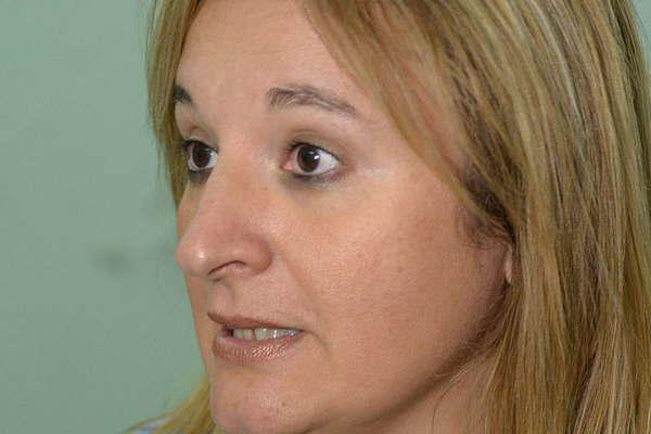 Gigoloacute esquilmoacute a profesora con cheques viajes y tarjetas