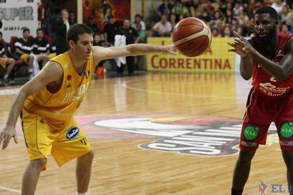 Reynaldo Garciacutea Zamora vuelve mantildeana ante Oliacutempico