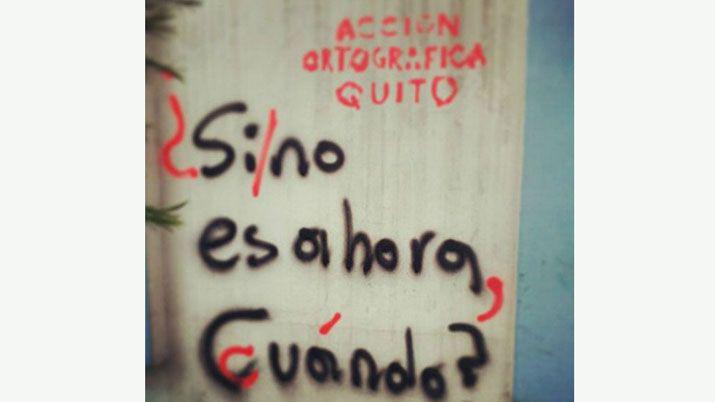 Un grupo sale a corregir errores ortograacuteficos en los graffitis