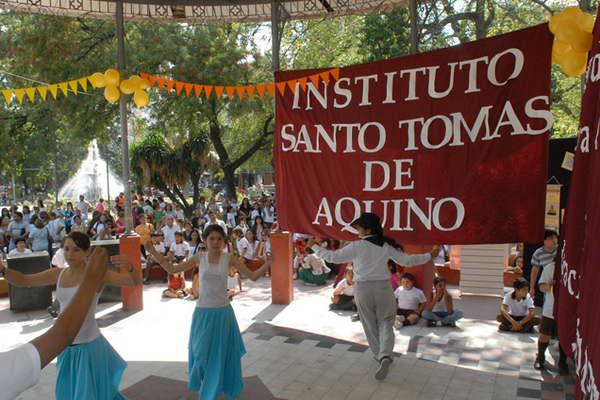 Alumnos del Instituto Santo Tomaacutes de Aquino realizaraacuten hoy la Muestra Pedagoacutegica 2016