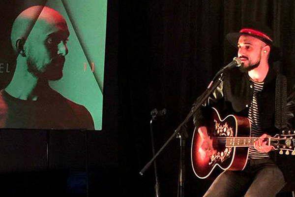 Con sus canciones por el mundo  