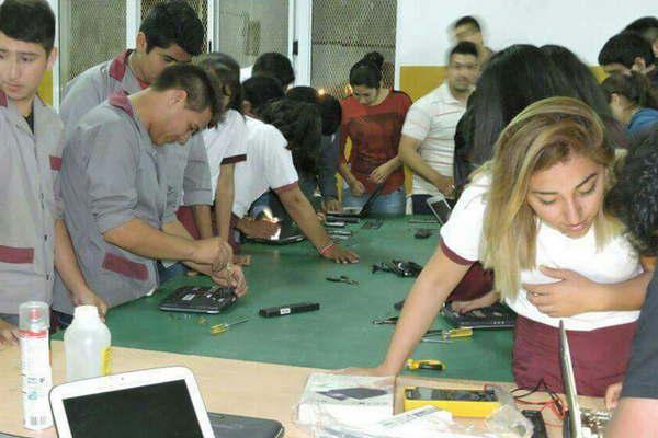 Dictan un taller de reparacioacuten de fallas de las netbooks