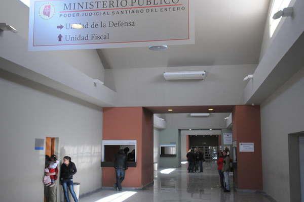 Pasaraacute al menos diez diacuteas preso por acuchillar a su ex