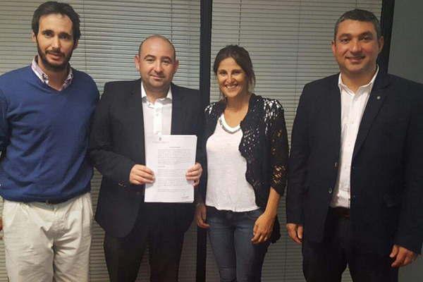 Mirolo firmoacute con la Nacioacuten un nuevo convenio para urbanizar el sector del barrio Independencia