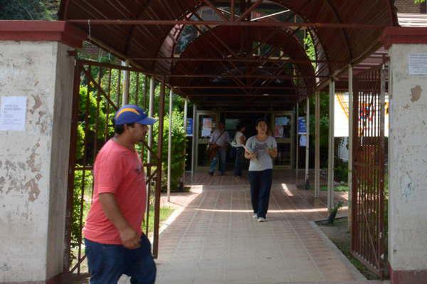 Este saacutebado comienza un curso sobre RRHH en la Unse