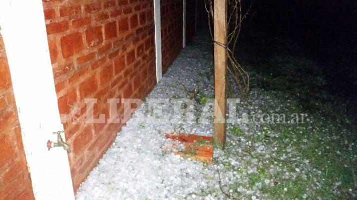 Tremendas imaacutegenes del violento temporal en Malbraacuten