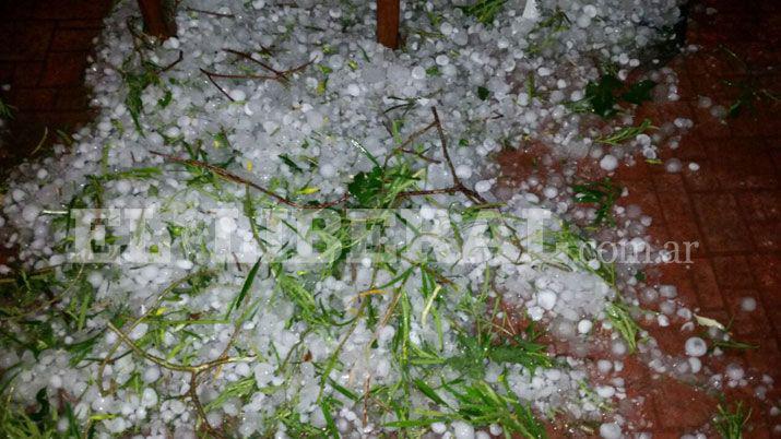 Tremendas imaacutegenes del violento temporal en Malbraacuten