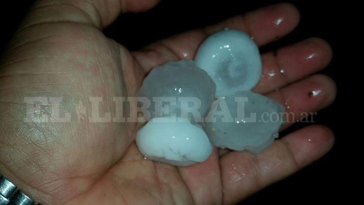 Tremendas imaacutegenes del violento temporal en Malbraacuten