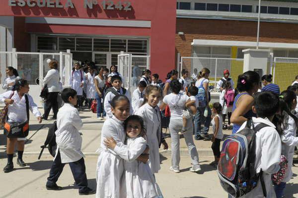 La gobernadora autorizoacute obras escolares y viviendas sociales