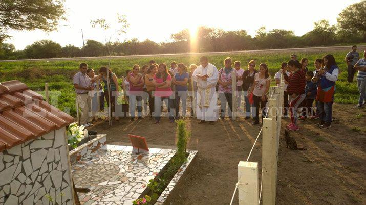 Se dejoacute bendecido el monolito de Marito Salto