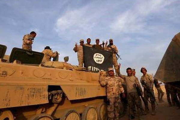 Las tropas iraquiacutees llegaron a Mosul  tras el liacuteder del Isis