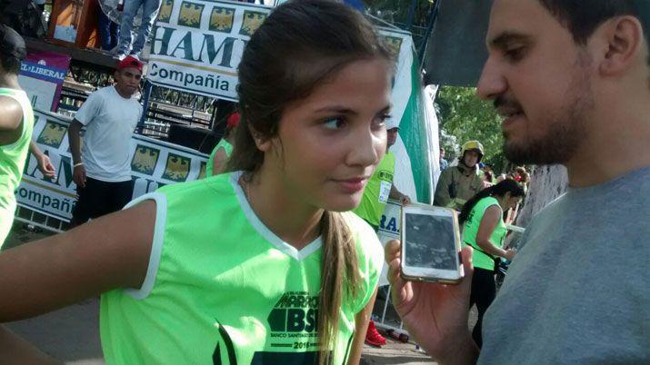 La reina de los estudiantes participoacute del Maratoacuten