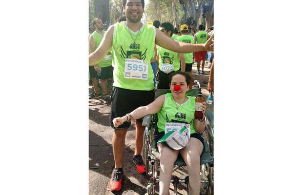 Cumplieron su gran suentildeo y completaron el trazado del Maratoacuten Aniversario 