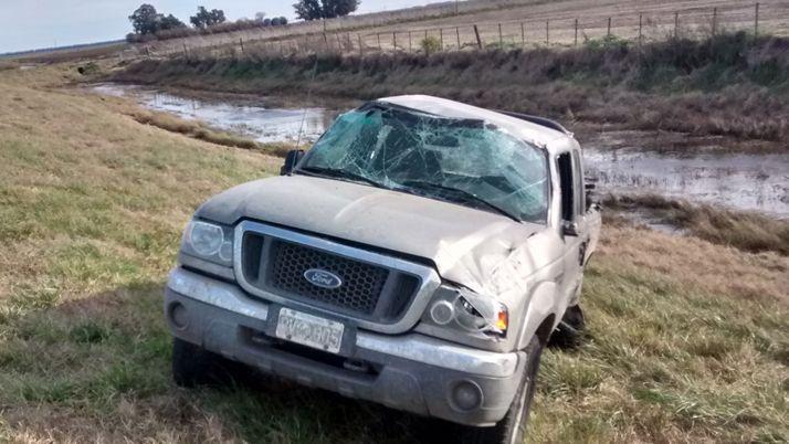 Quedoacute atrapado en su camioneta tras volcar en Ruta 206