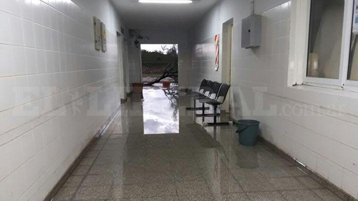 Devastador- Se inundoacute el hospital de Antildeatuya