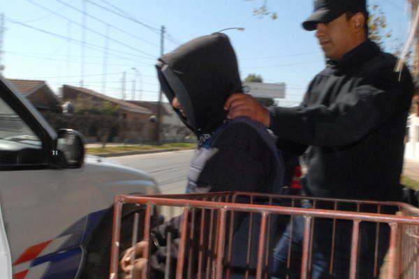 Prisioacuten preventiva para el padre que obligaba a su hija a practicarle sexo oral