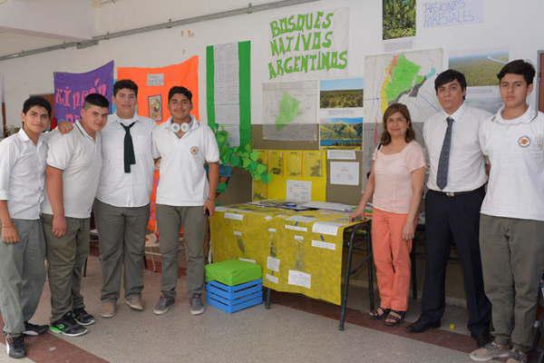 Escuelas teacutecnicas realizaron  su muestra pedagoacutegica anual