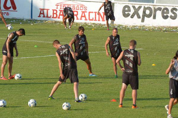 Vega y Zuvinikar iraacuten por los suspendidos Fernaacutendez y Lamberti