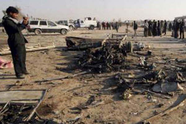 Atentado suicida dejoacute 20 viacutectimas fatales