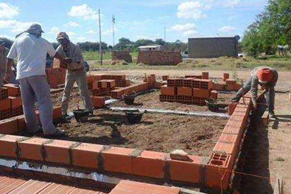 Niccolai denuncioacute defraudacioacuten millonaria  con fondos para construir viviendas sociales