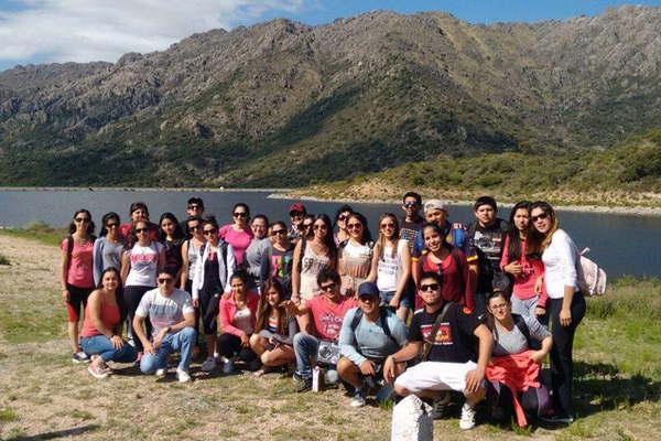 Estudiantes de Campo Gallo concretan viaje a Merlo San Luis