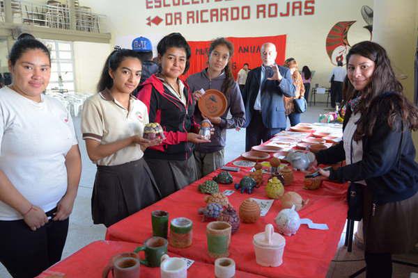La Escuela de Ceraacutemica Dr Ricardo Rojas realizoacute su muestra anual