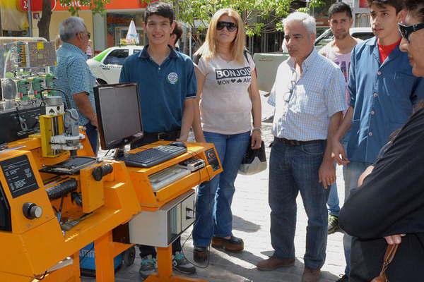 Alumnos expusieron sus trabajos anuales 