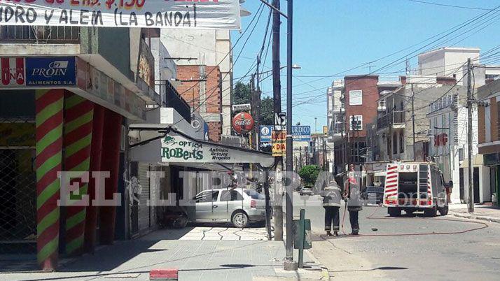 Embistioacute a una mujer se fugoacute y terminoacute protagonizando un choque muacuteltiple