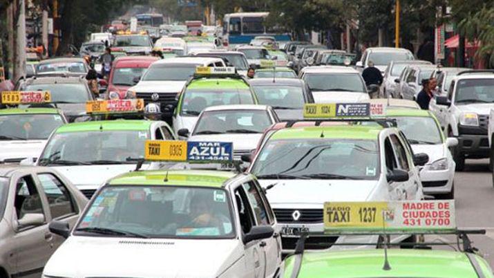 Proponen fijar una tarifa especial de taxi que opere desde el Aeropuerto
