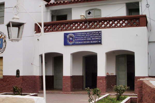 Fue a preguntar si lo habiacutean denunciado y quedoacute detenido