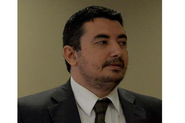 La desaparicioacuten de un expediente al uacutenico  que beneficia es a Pericaacutes y por eso lo robaron