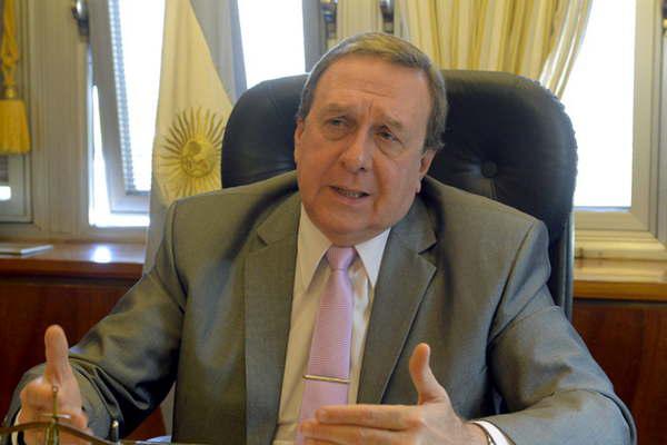 El bombardeo en los liacutemites  busca poner en aprietos a la Justicia 