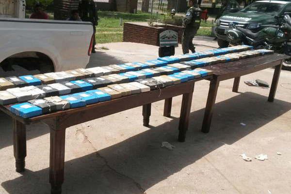 Los 103 kilos de cocaiacutena secuestrados en Monte teniacutean como destino Buenos Aires 