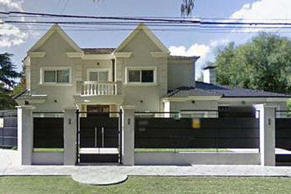 Hallaron a una mujer asesinada por asfixia en su lujoso chaleacute