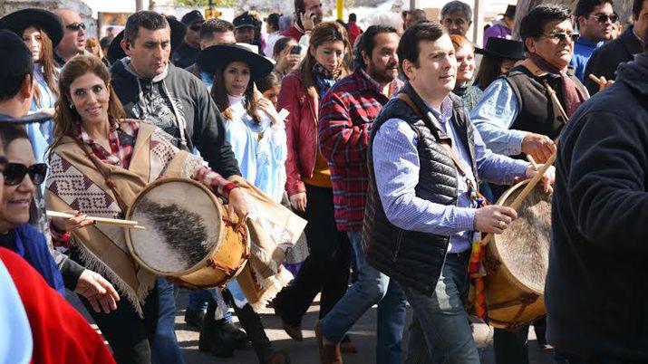 El Senado declaroacute Fiesta Nacional a la Marcha de los Bombos