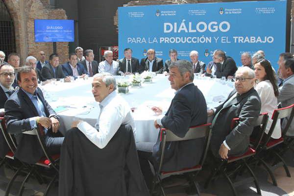 Empresarios y CGT convienen mantener puestos de trabajo