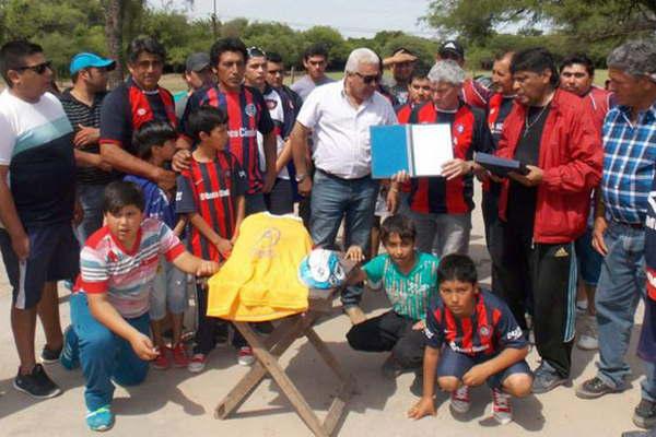 El Club San Lorenzo del paraje San Andreacutes celebroacute sus Bodas de Plata con un gran reducido de fuacutetbol