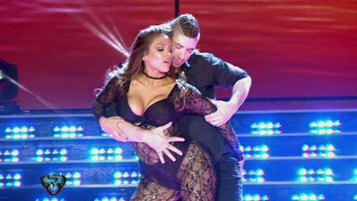 Showmatch- iquestBarbie Veacutelez renuncioacute al Bailando