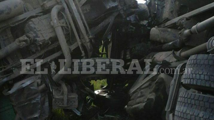 Violento accidente entre cuatro camiones y una camioneta en Ruta 34