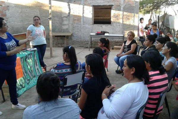 Mujeres del barrio La Catoacutelica reflexionaron sobre el tema