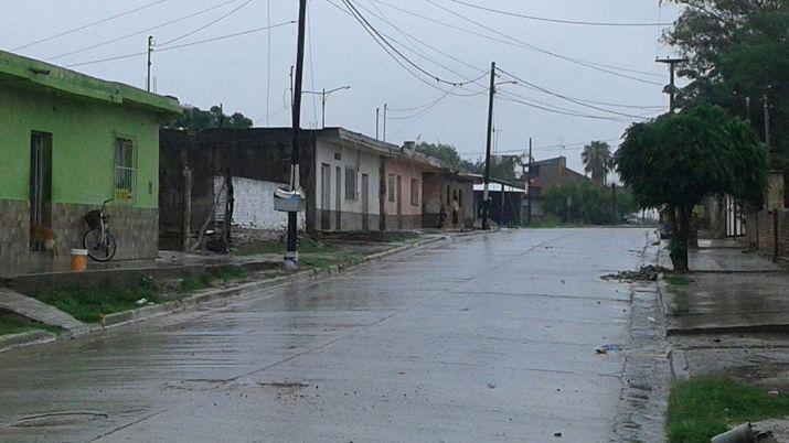 La lluvia e incluso el granizo ya llegaron en el sur santiaguentildeo