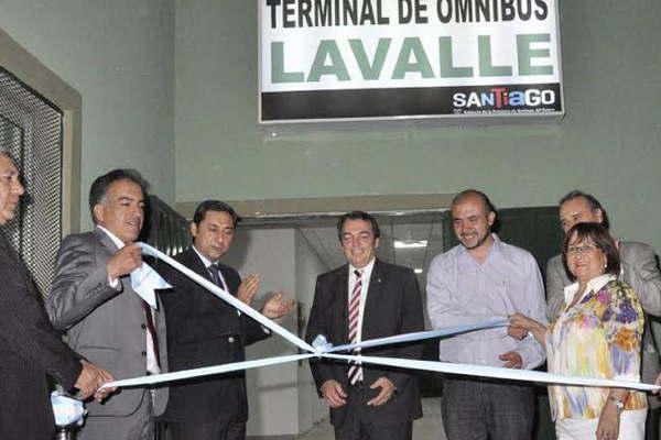 Lavalle- habilitaron la nueva terminal de oacutemnibus  y entregan viviendas sociales a varias familias