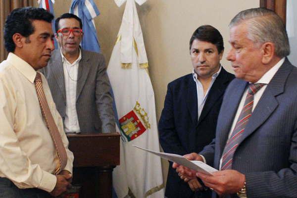 El intendente de la Capital Hugo Infante entregoacute personeriacuteas juriacutedicas a asociaciones civiles de la ciudad